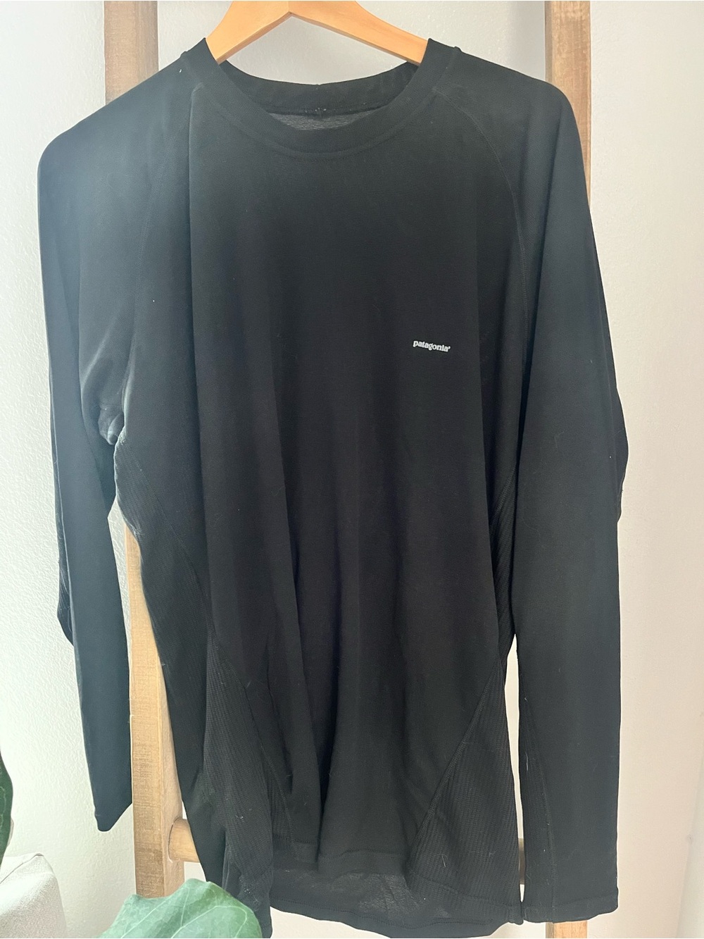 Patagonia Black Long-Sleeve Crewneck Performance Top